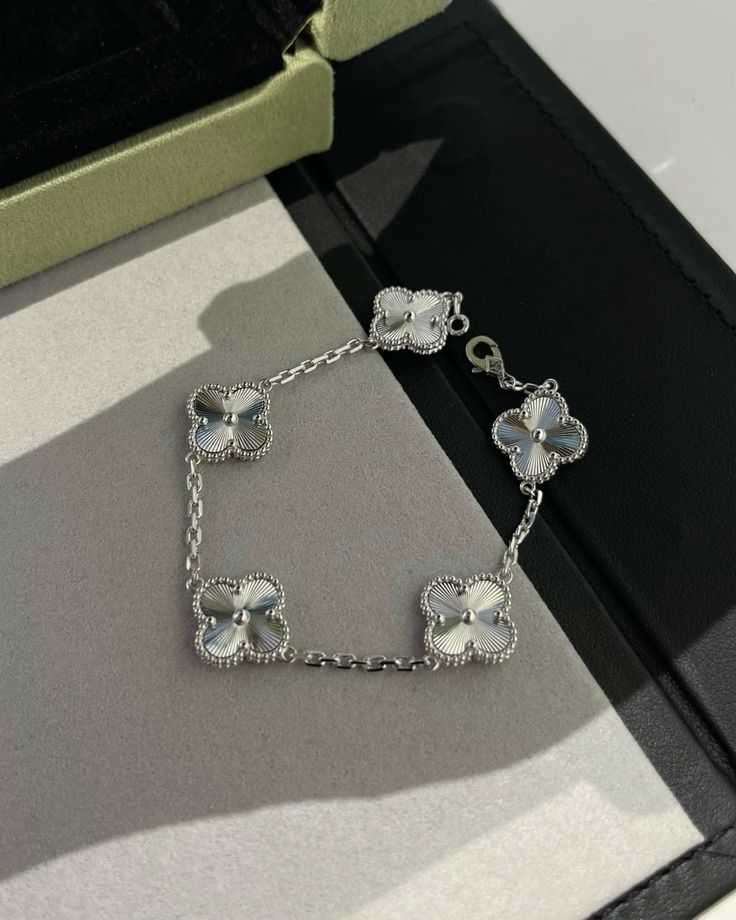 دستبند ونکلیف