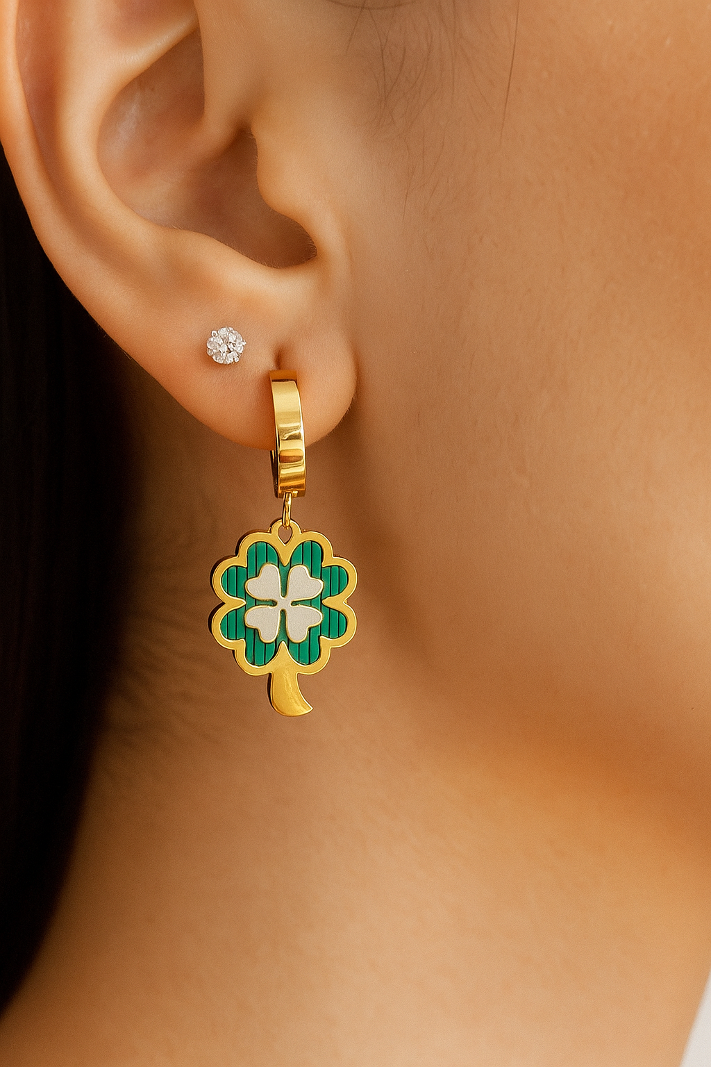 گوشواره ونکلیف سبز