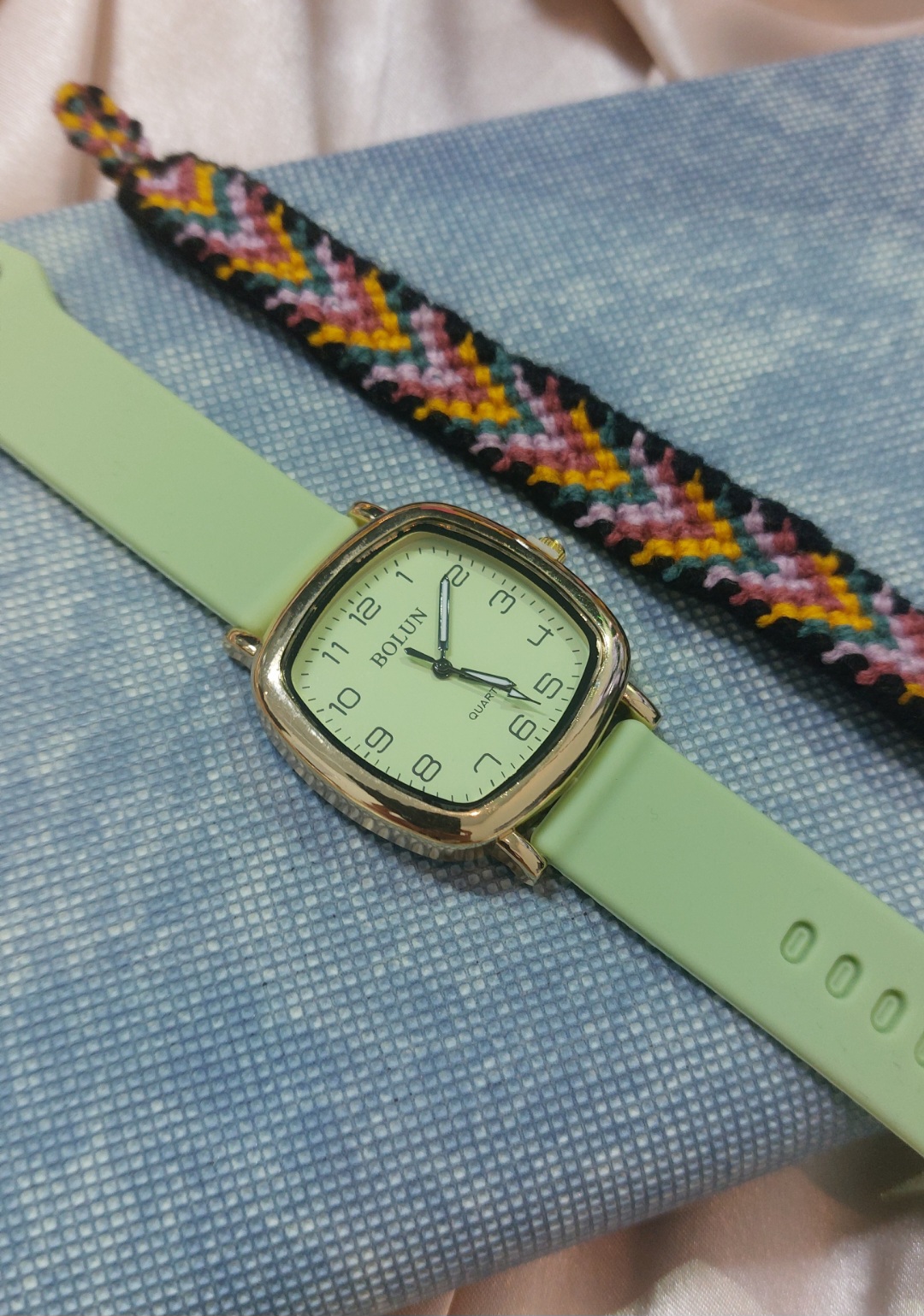 دستبند بافت