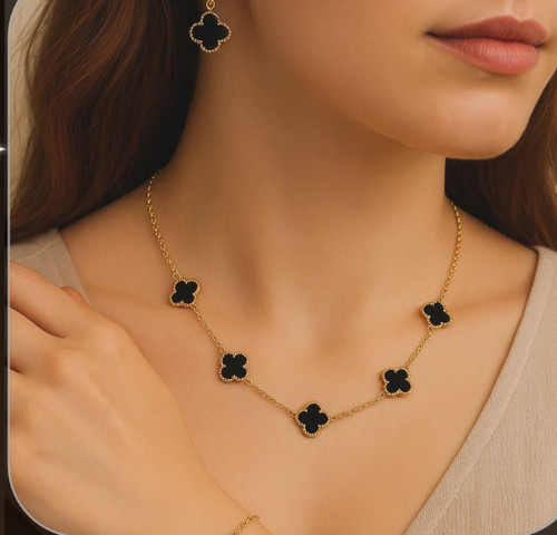 گردنبند ونکلیف طلایی و مشکی