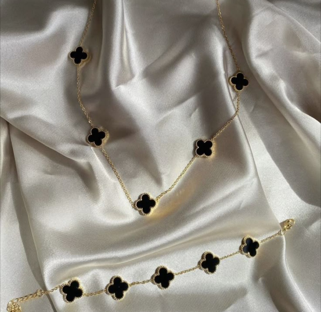 ست ونکلیف طلایی و مشکی