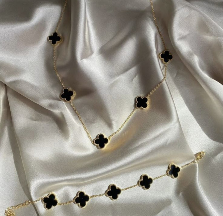 ست ونکلیف طلایی و مشکی