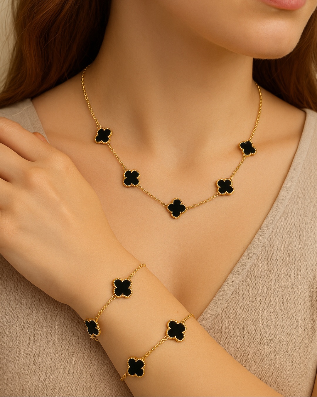 گردنبند ونکلیف طلایی و مشکی