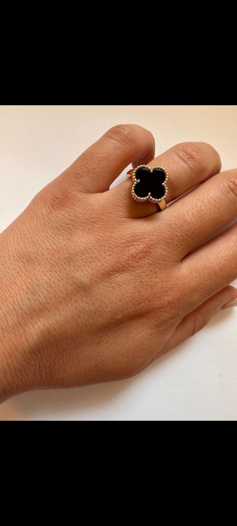 انگشتر ونکلیف طلایی و مشکی