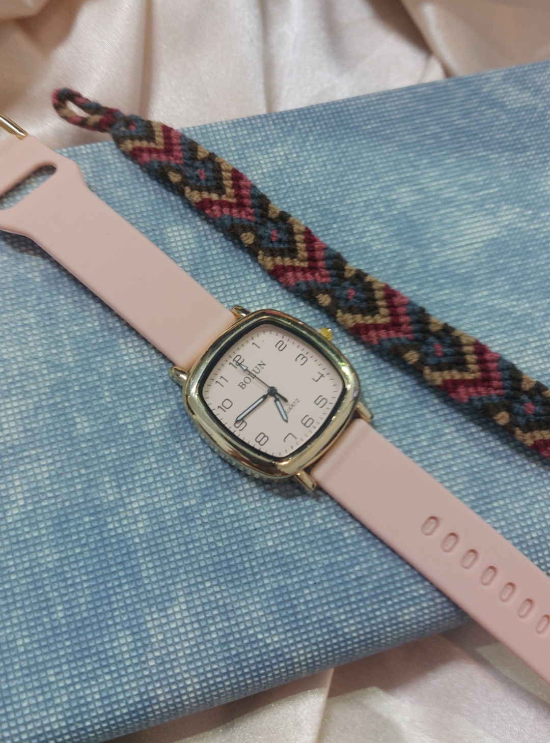 دستبند بافت