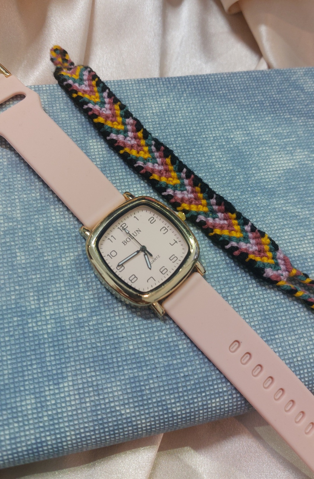 دستبند بافت