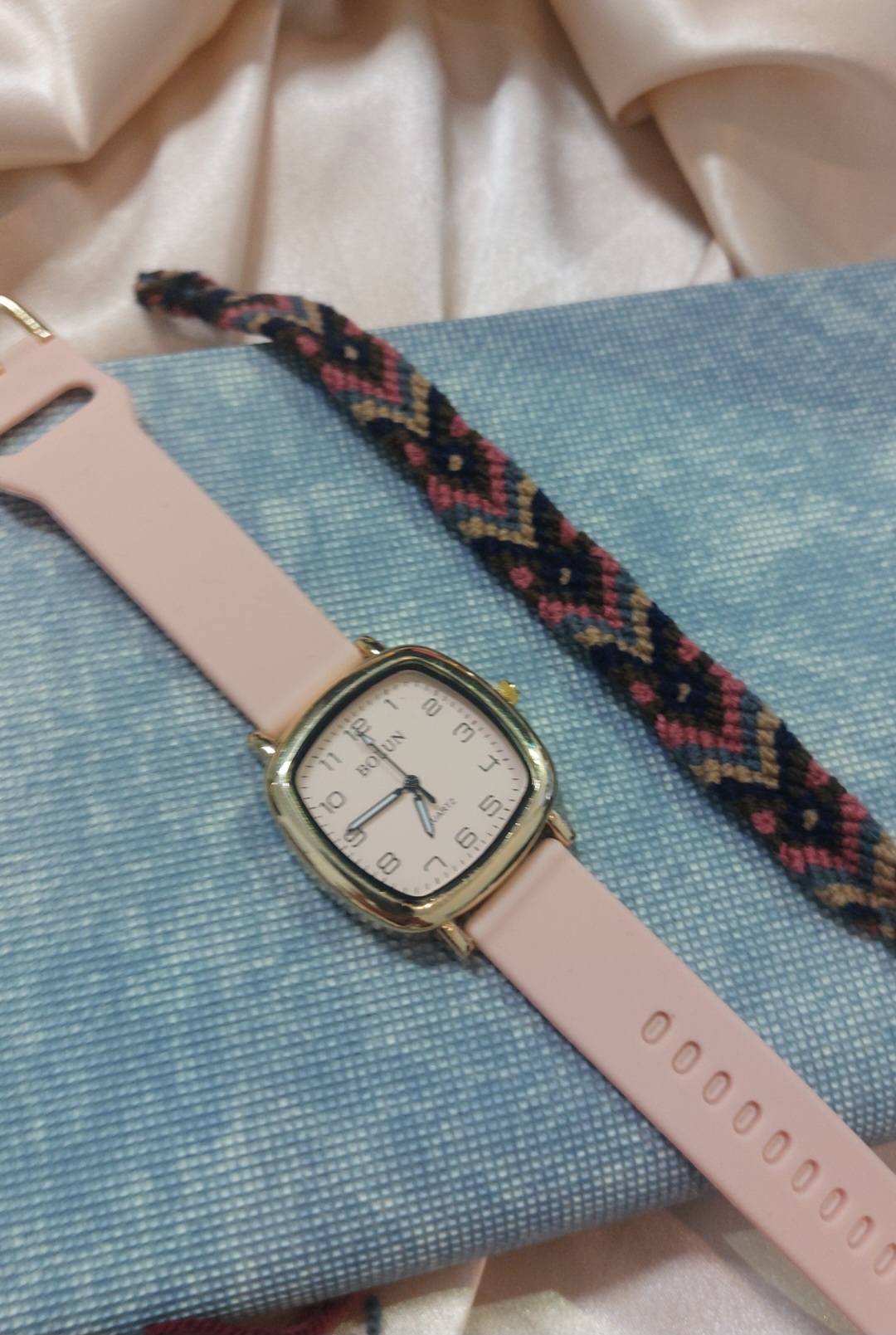 دستبند بافت