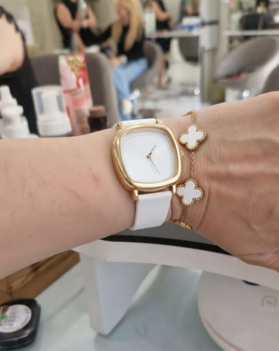 ساعت بولون سفید طرح اپل واچ