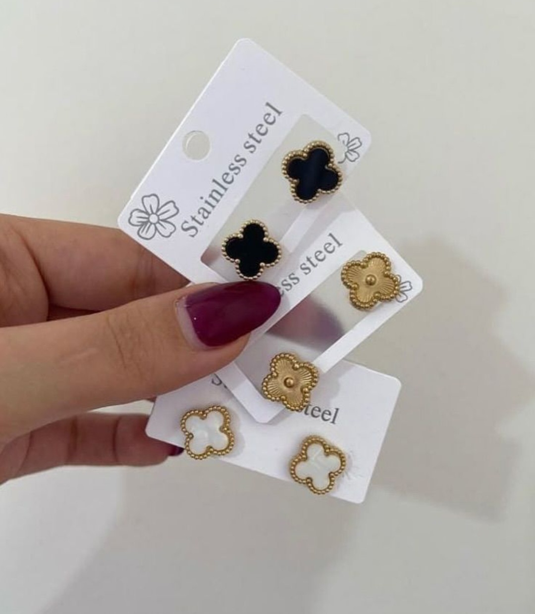 گوشواره میخی